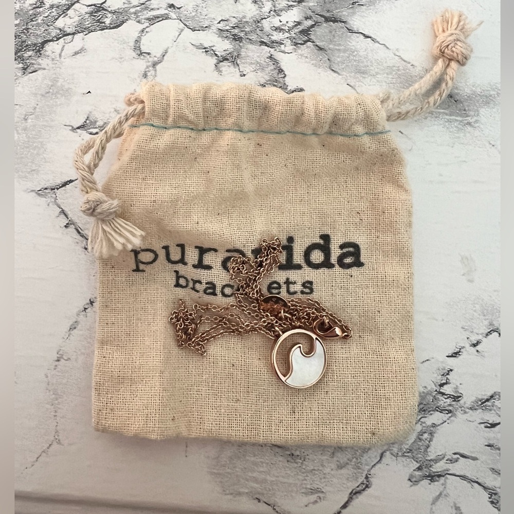 Rose gold Pura Vida necklace